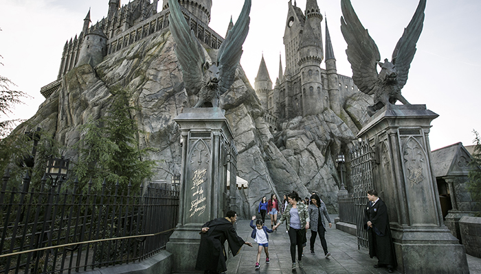 The-Wizarding-World-of-Harry-Potter-1.jpg